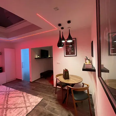 Alojamento de Acomodação e Pequeno-almoço Charnel - 50 Nuances Liège