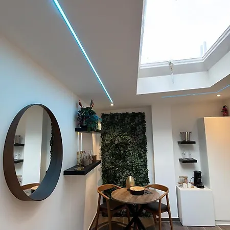 Charnel - Bali Bed & Breakfast