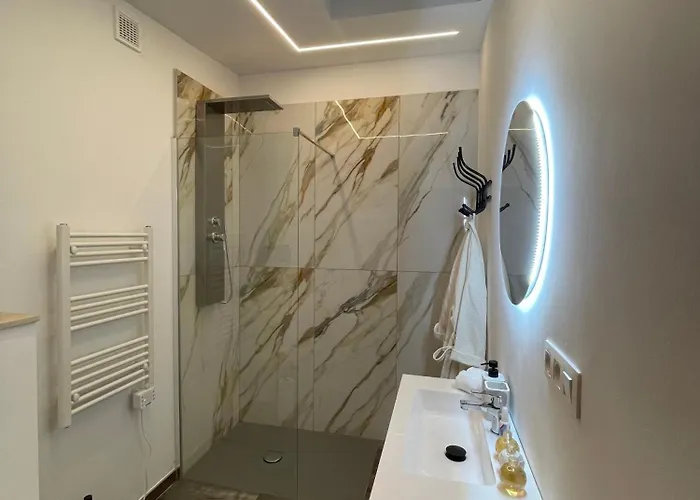 Nocleg ze śniadaniem Charnel - 50 Nuances Liège