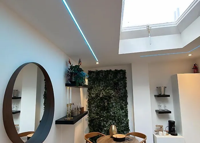 Charnel - Bali Bed & Breakfast